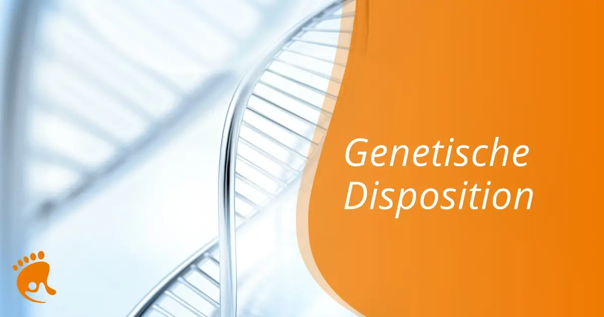 Auf der linken Seite erscheint eine stilisierte DNA-Doppelhelix, rechts ein orangefarbener Bereich. Weißer Text in Deutsch lautet: Genetische Disposition. Ein orangefarbenes Logo befindet sich in der unteren linken Ecke.